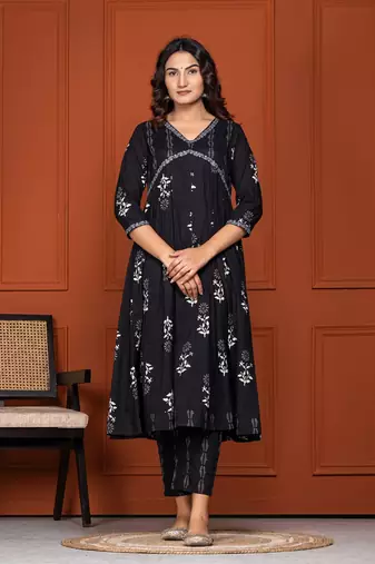 Elegant black with floral print kurta set for women