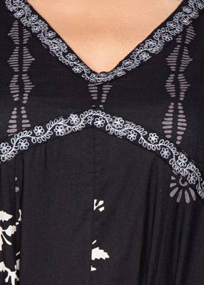 Elegant black with floral print kurta set for women 3