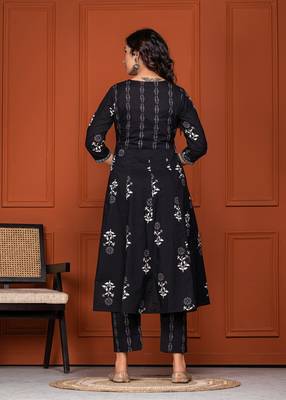 Elegant black with floral print kurta set for women 4