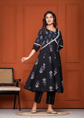 Elegant black with floral print kurta set for women 5