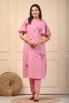 Pink floral dobby cotton kurta set with elegant embroidery 1