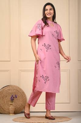 Pink floral dobby cotton kurta set with elegant embroidery 5