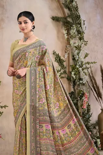 Cream,Pink Floral Crepe Silk Printed Saree,Sari Comes With Blouse