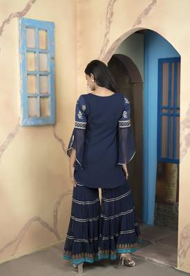 Navy-blue silk embroidered straight cut kurta & 5