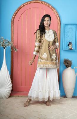 Antique-gold silk embroidered straight cut kurta & 3