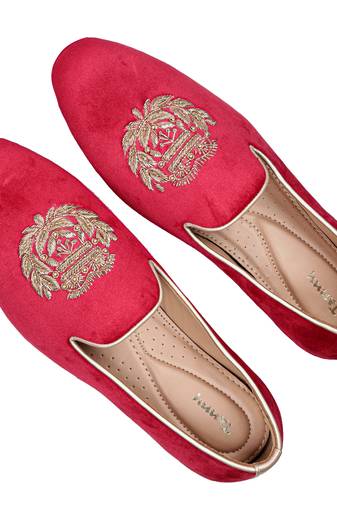 Tanny shoes men's velvet material zari embroidery maroon slip on jutti