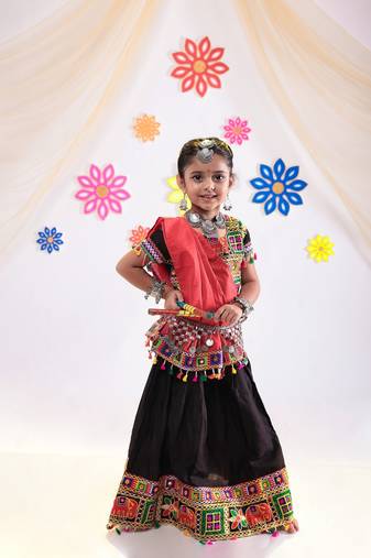 Banjara india girls kutch work embroidered lehenga choli set with dupatta (cc1-wild) - black