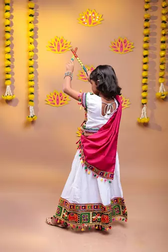 Banjara india girls kutch work embroidered lehenga choli set with dupatta (cc1-wild) - white