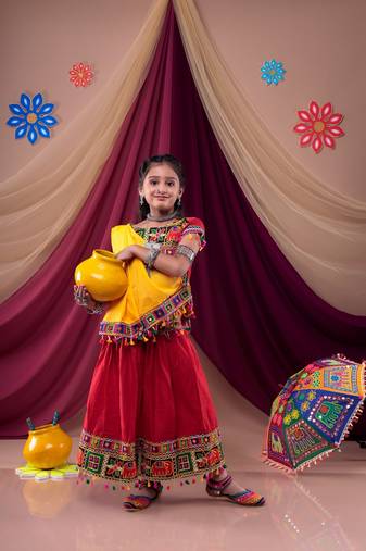 Banjara india girls kutch work embroidered lehenga choli set with dupatta (cc1-wild) - red