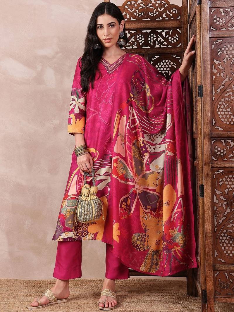 women pink silk blend floral printed straight kurta trouser with dupatta