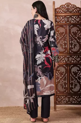 women black rayon blend floral printed straight kurta trouser with dupatta