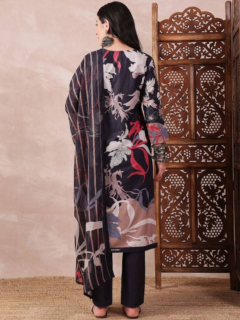 women black rayon blend floral printed straight kurta trouser with dupatta