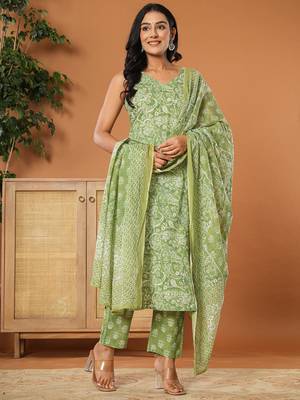  green cotton strappy kurta dupatta set 1