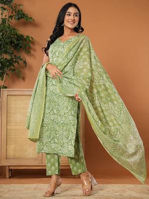  green cotton strappy kurta dupatta set 2