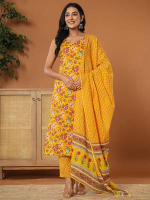 mustard cotton sleeveless kurta dupatta set 1