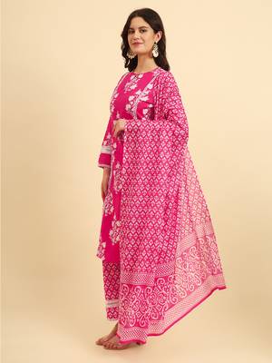  pure cotton pakistani kurta set with pant & dupatta with lace detailing 2