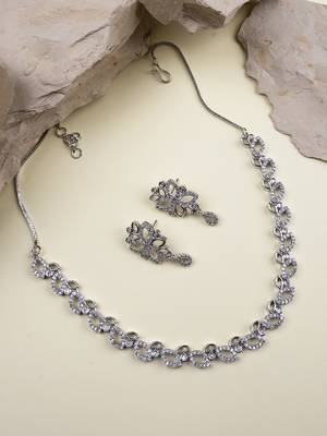 Silver plated sleek ad necklace set 1