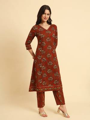  red pure cotton floral,sequins work kurta set with dupatta 5
