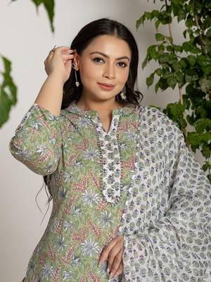  green cotton green pluse size kurta dupatta pant set 4