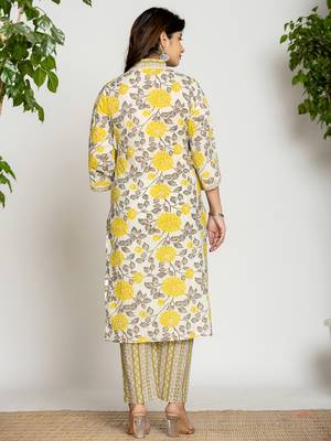  yellow and off white cotton pakistani style kurta dupatta set 3