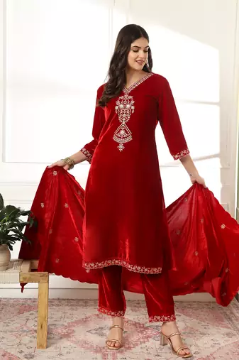  velvet maroon kurta dupatta set with embroidery