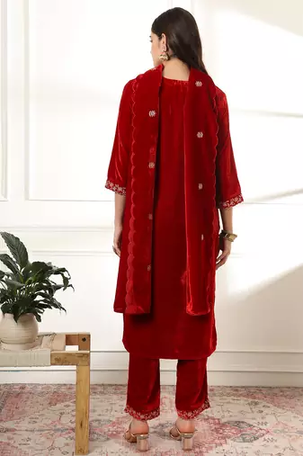  velvet maroon kurta dupatta set with embroidery