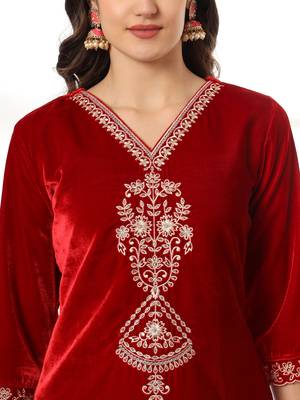  velvet maroon kurta dupatta set with embroidery 4