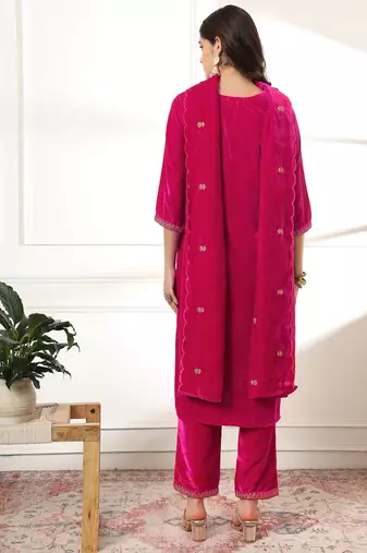  velvet pink kurta dupatta set with embroidery