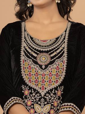  black velvet embroidered a have  dupatta set 4