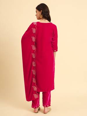  pink velvet kurta trouser and dupatta set with embroidery 3
