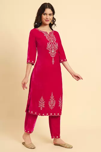  pink velvet kurta trouser and dupatta set with embroidery