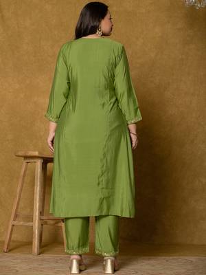 green silk embroidered plus size kurta dupatta set 3