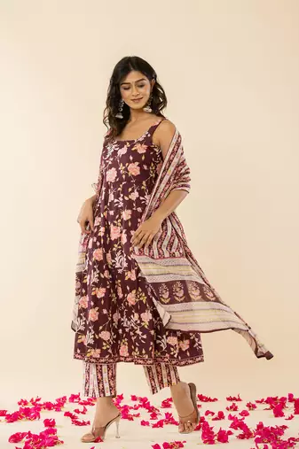  brown sleeveless cotton kurta with dupatta set