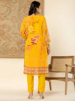  pure oragnza kurta set with pant and dupatta comes with cotton lining and intricate handwork 3