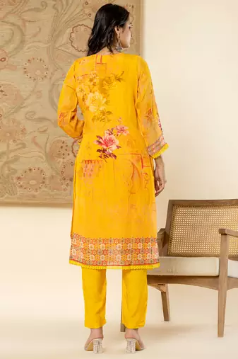 pure oragnza kurta set with pant and dupatta comes with cotton lining and intricate handwork