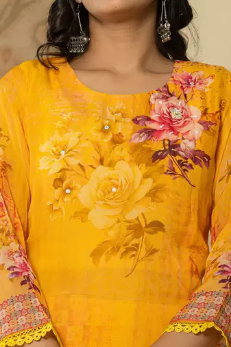  pure oragnza kurta set with pant and dupatta comes with cotton lining and intricate handwork
