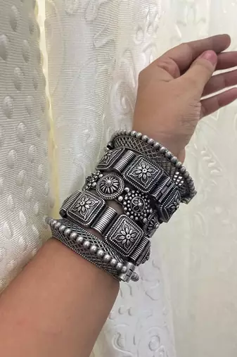 Kada set of 5 antique bangle indian vintage hand jewellery silver plated hand kada bracelet silver look openable kada
