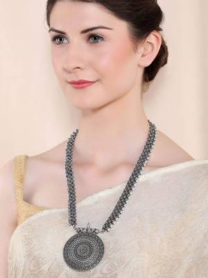 Oxidised silver-plated stone-studded necklace 1