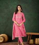 Baby pink embroidered cotton round neck kurta sets