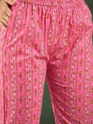 Baby pink embroidered cotton round neck kurta sets 4