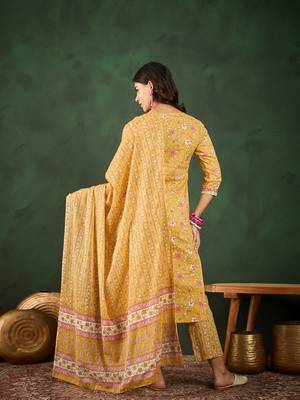 Yellow embroidered cotton round neck kurta sets 2