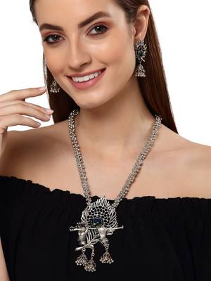Oxidised silver-plated peacock feather jewelry set with blue & green accents 1