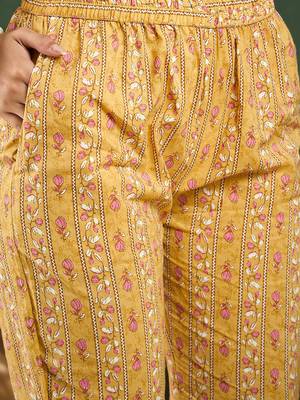 Yellow embroidered cotton round neck kurta sets 4