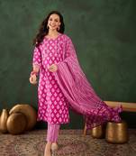 Pink embroidered cotton round neck kurta sets