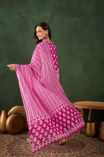 Pink embroidered cotton round neck kurta sets