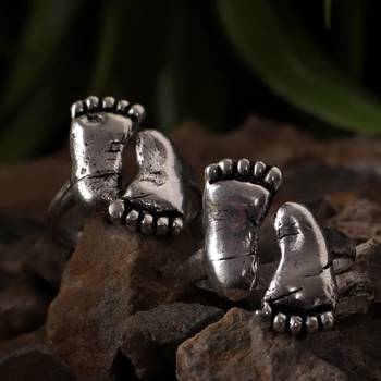 Charan oxidised toe ring with traditional design 3