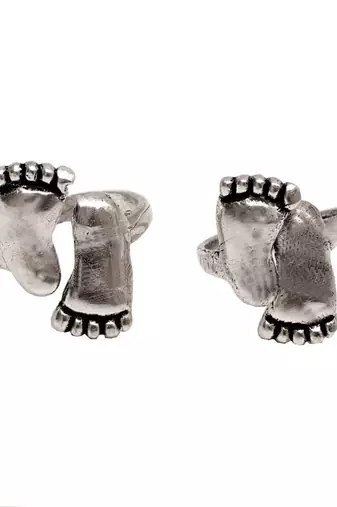 Charan oxidised toe ring with traditional design