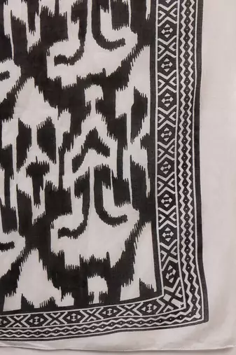 Black printed cotton round neck kurta sets