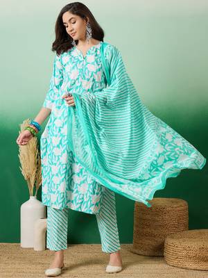 Sea green printed cotton v neck kurta sets 1