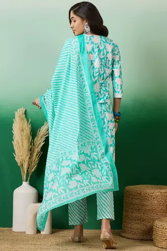 Sea green printed cotton v neck kurta sets